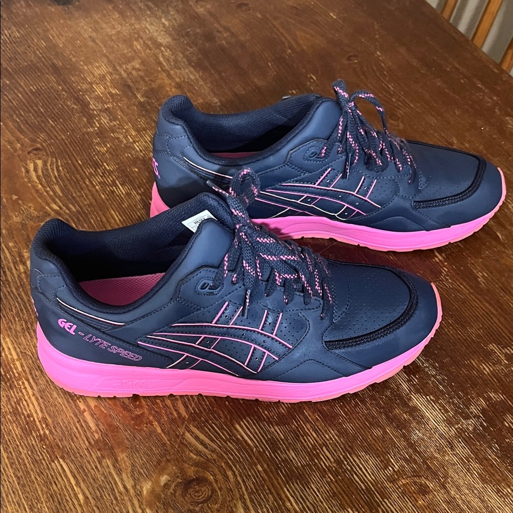ASICS Men’s Dark Blue and Bright Pink Sneakers Indian Ink Pink size 12